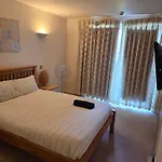 2 Bed Apartment Central London Canary Wharf