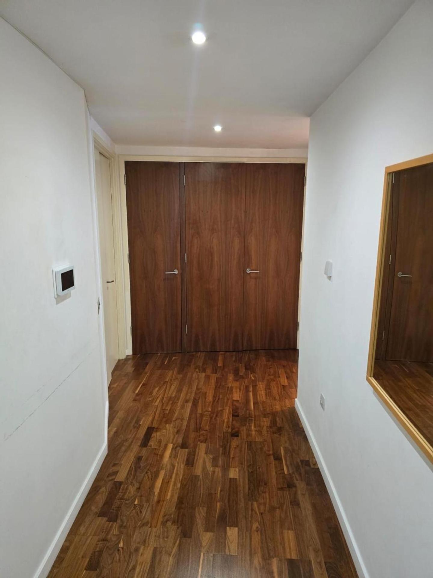 2 Bed Canary Wharf Apartment