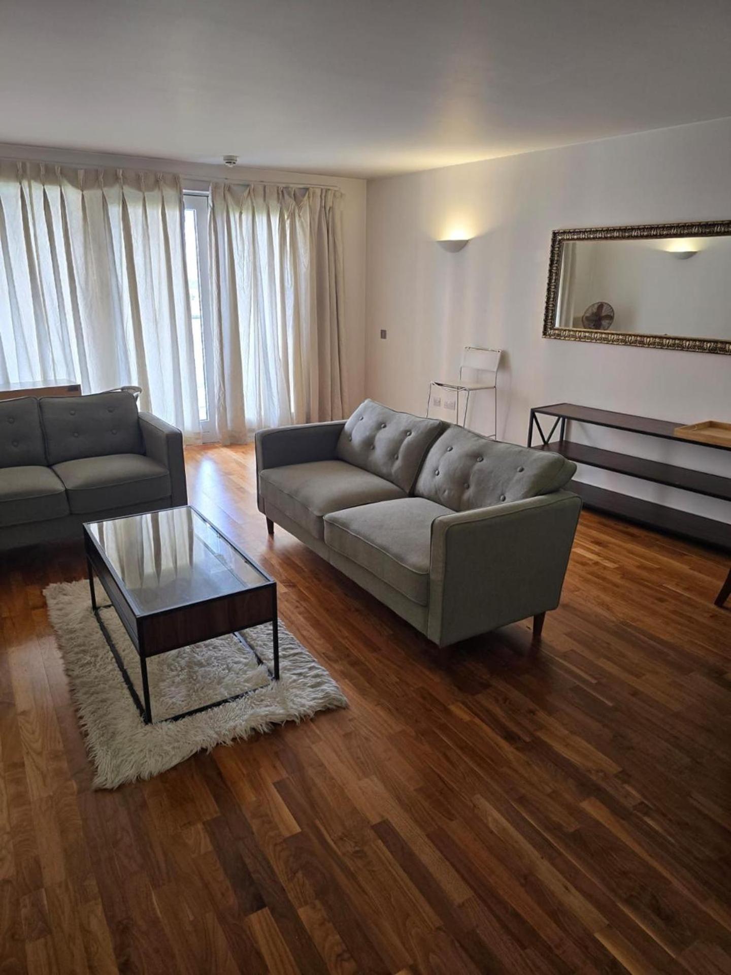 2 Bed Canary Wharf